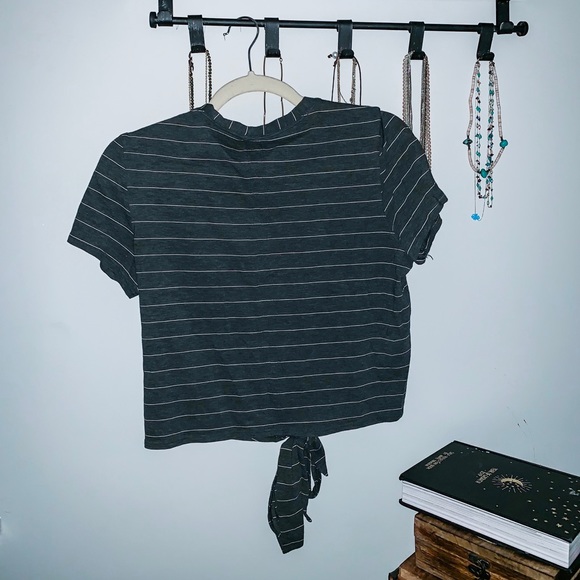 lululemon athletica Tops - Womens Lululemon cropped t-shirt size M lululemon athletica Tops - Womens Lululemon cropped t-shirt size M